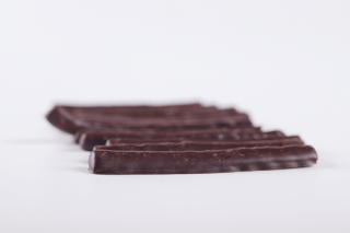 Tires de taronja amb xocolata negra