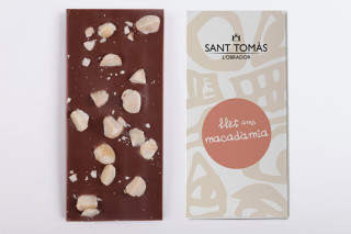 Chocolate con leche con macadamia tostada