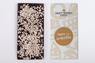 Chocolate negro con almendra tostada