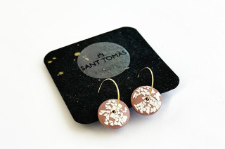 Pendientes “Rankaku” con incrustaciones de cáscara de huevo