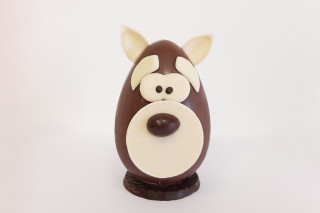 Oso panda rojo - Mona de Pascua de chocolate
